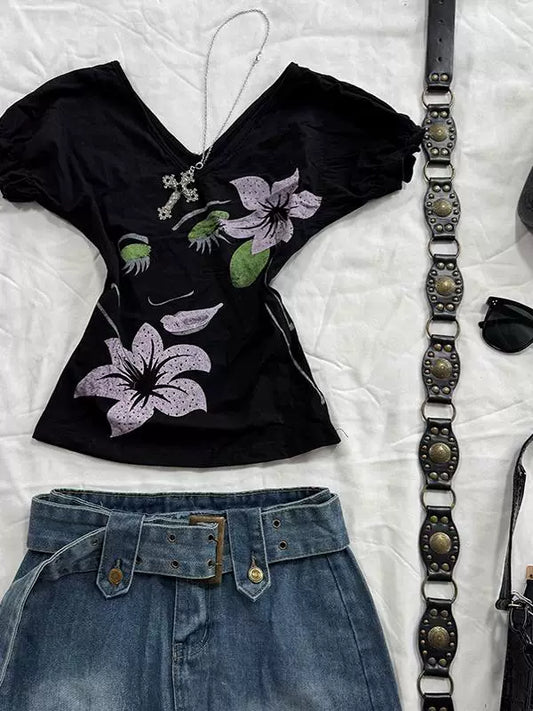 Gothic Rose Original Unique & Elegant Tailored Printed T-Shirt 2026 Summer Vintage-Inspired V-Neck Short-Sleeve Top