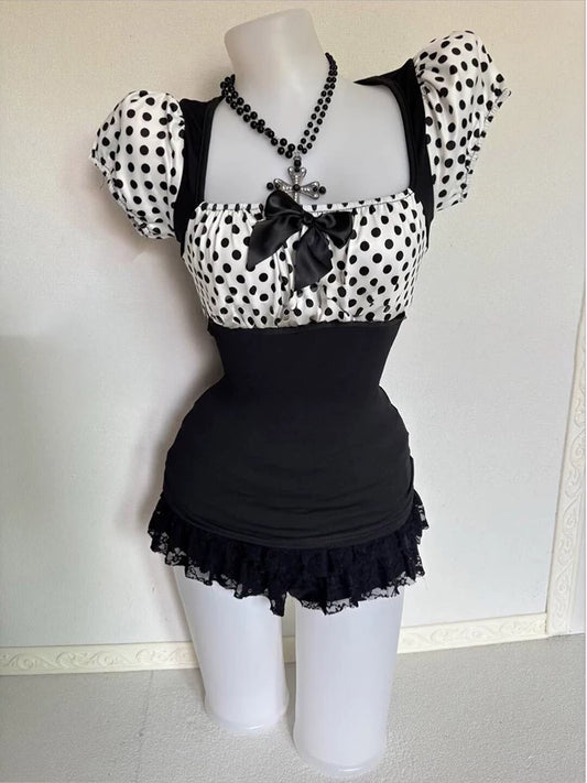 Black Polka Dot Panelled High-Waist-Skimming Slimming Short-Sleeve Top, A Unique & Beautiful Vintage-Style Summer Look for Women