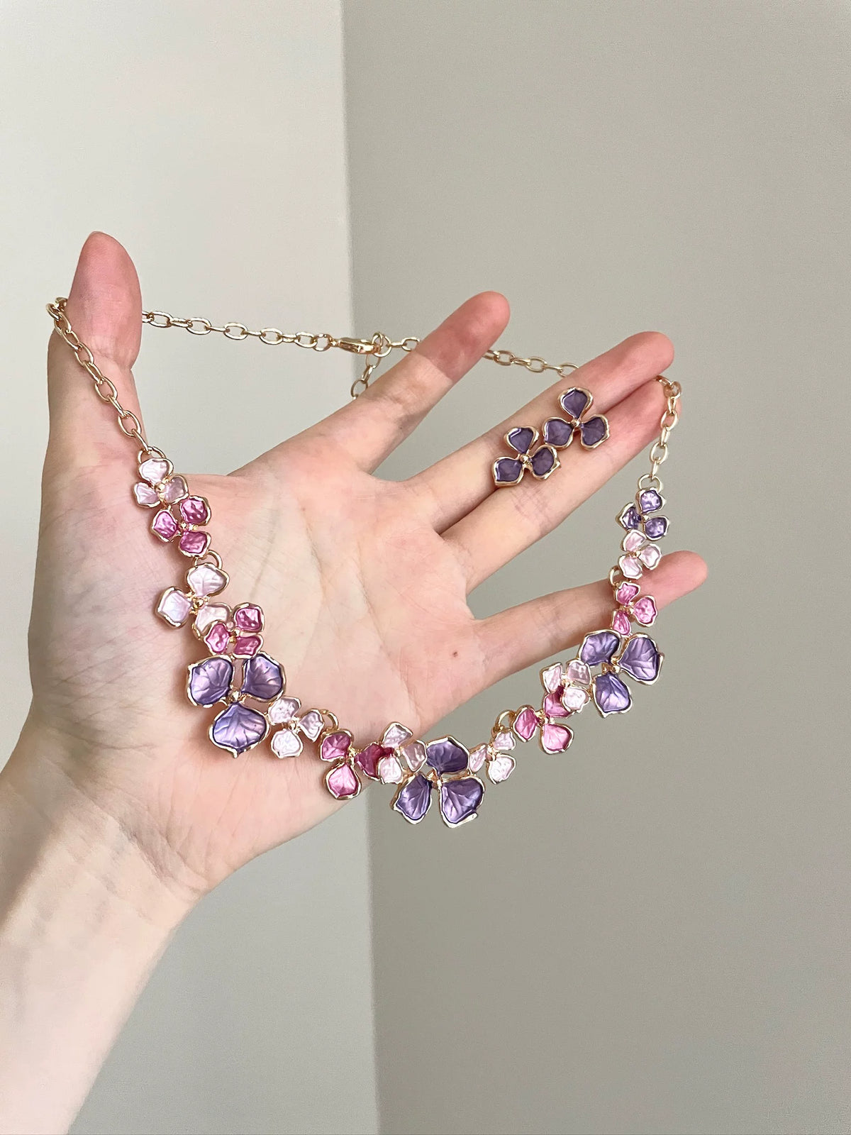 Vintage Enamel Three-Leaf Flower Set