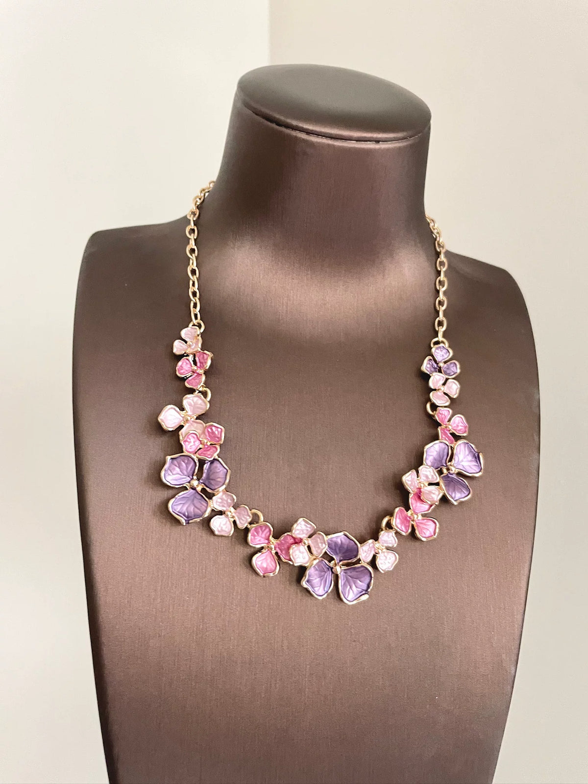 Vintage Enamel Three-Leaf Flower Set