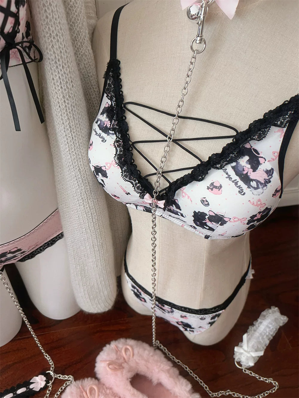 Adorable Cow Cat Sweet &amp; Sexy Cross-Tie Lace Cutout Underwire-Free Padded Uplift Bustier Bra