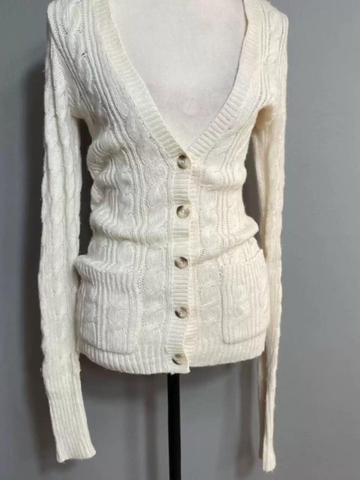 White twist V-neck knitted cardigan