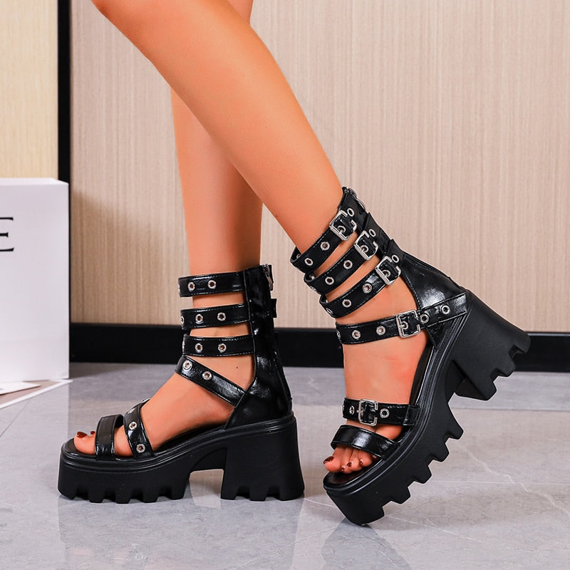 Grunge Buckle Straps Sandals