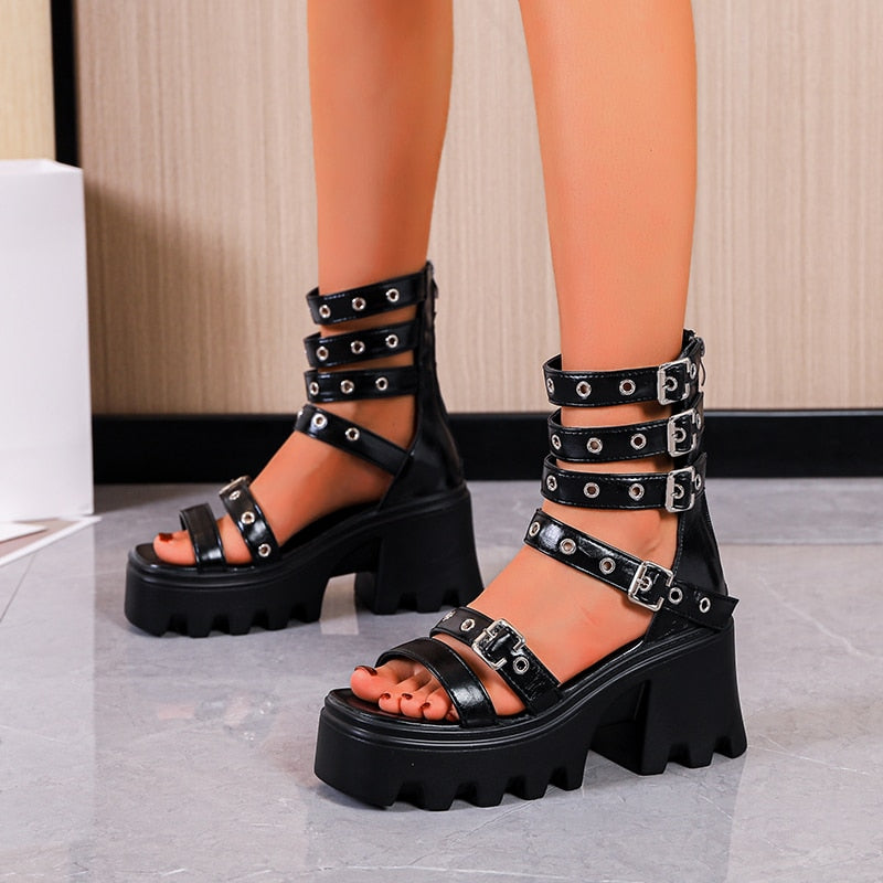 Grunge Buckle Straps Sandals