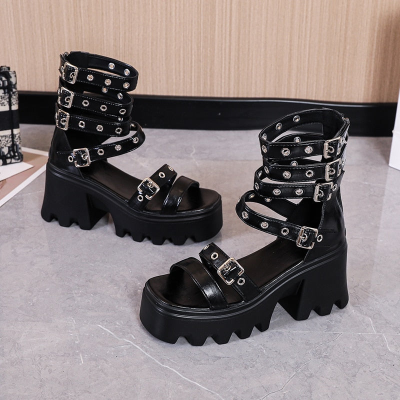 Grunge Buckle Straps Sandals