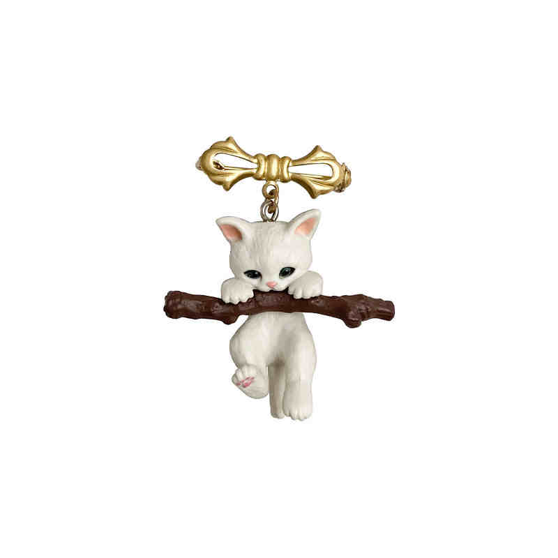 Cute Kitten Hugging Brooches