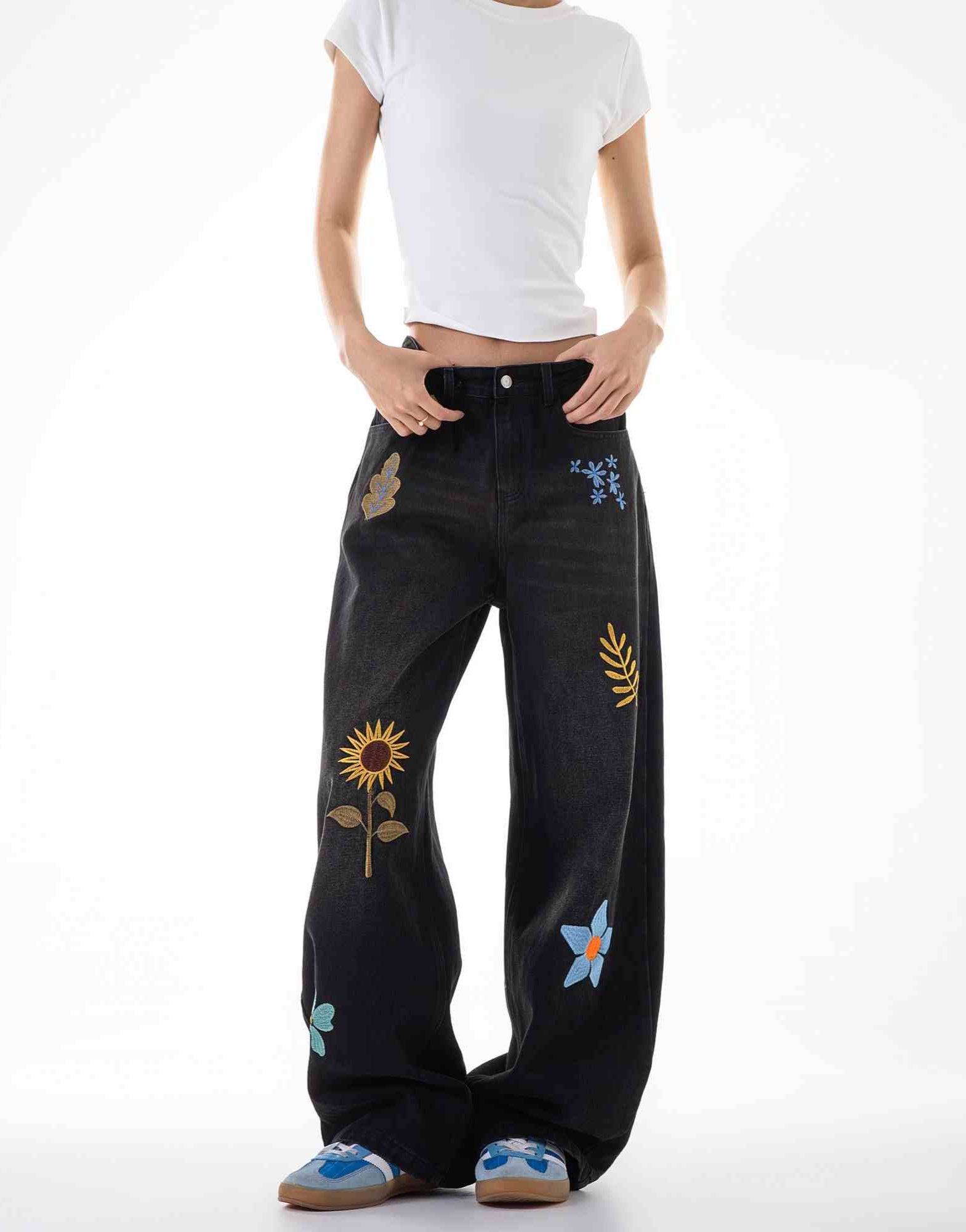 Indie Embroidered Baggy Jeans