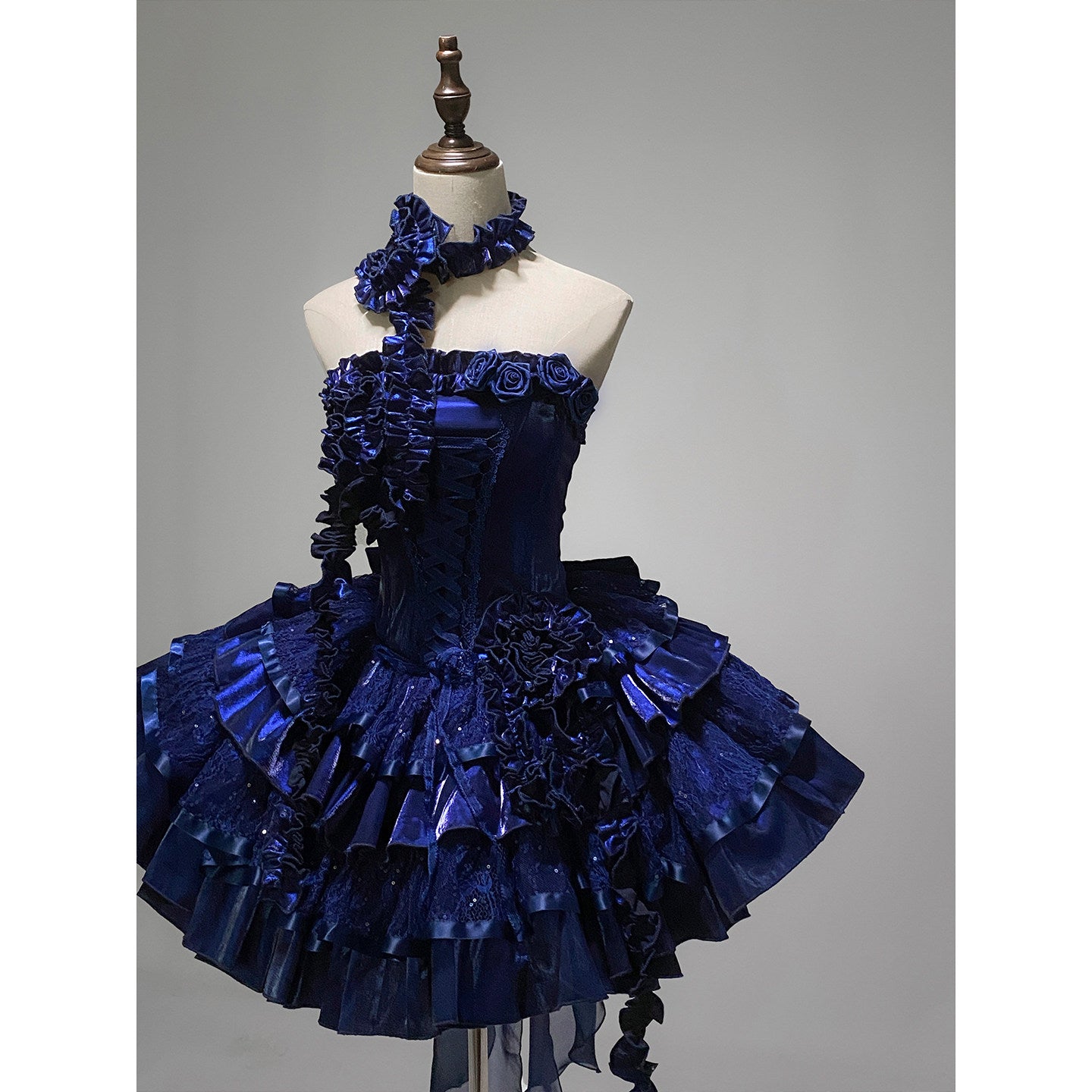 roses gothic cake dress