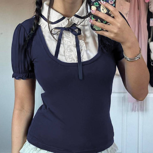 Retro college-style bow tie contrasting short-sleeved T-shirt
