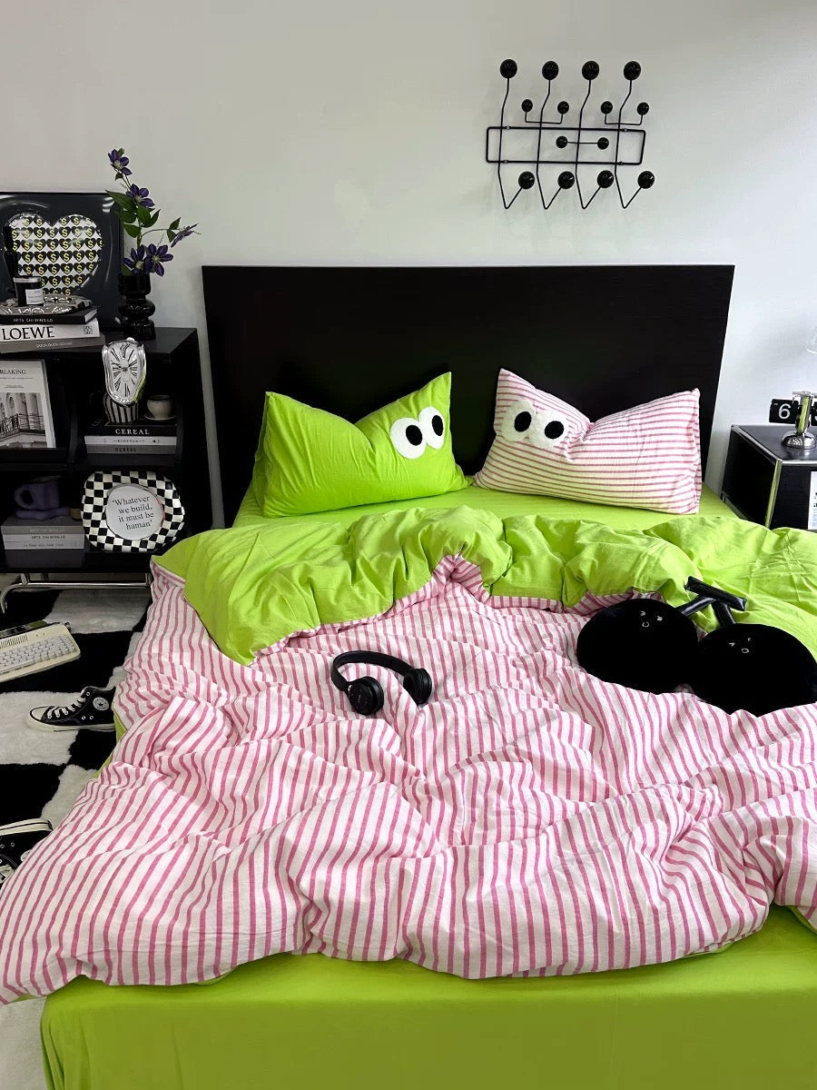 Big Eyes Bedding Set