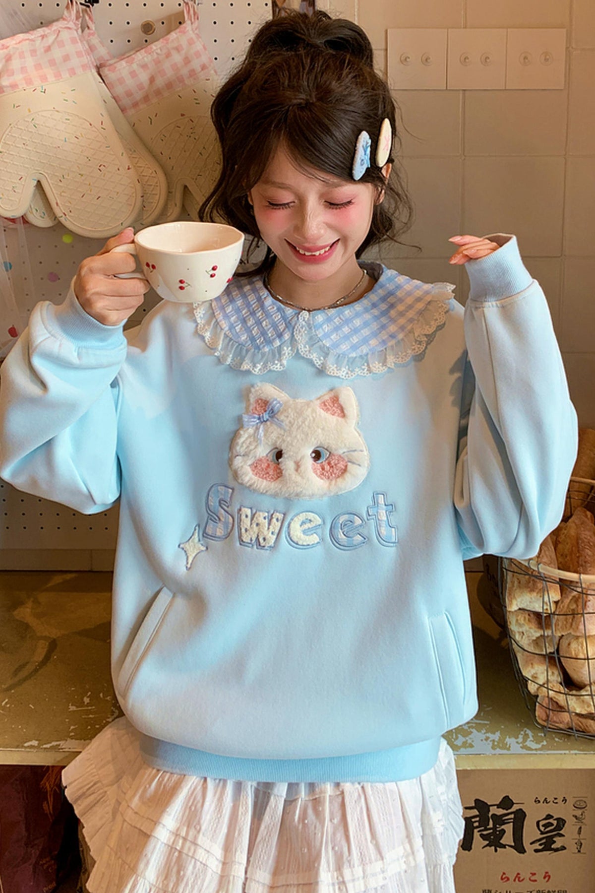 Cute Cat Embroidered Sweatshirt