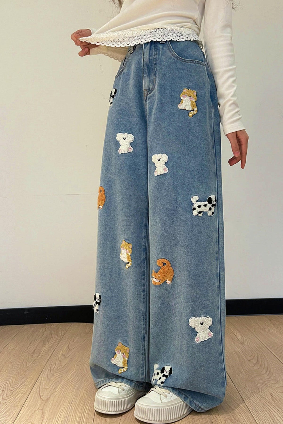 Sweet Embroidered Denim Pants