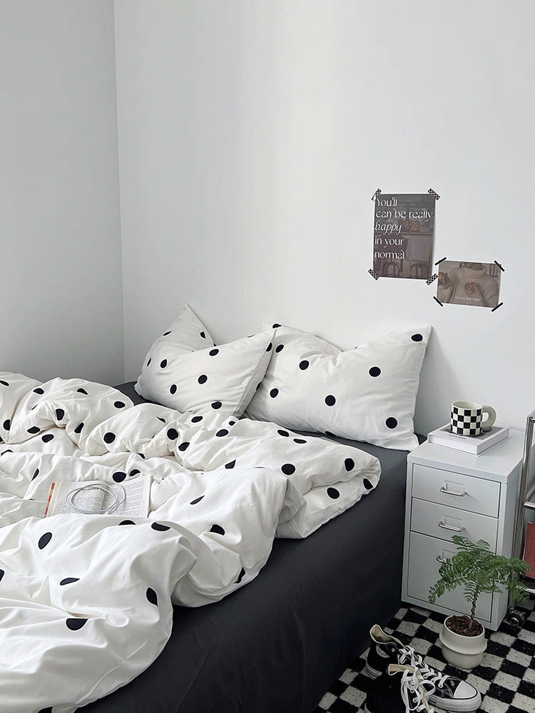 White & Black Polka Dot Bedding Set
