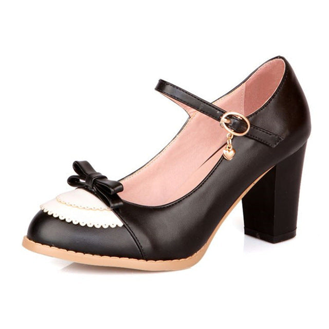 Elegant Lace Pumps Black