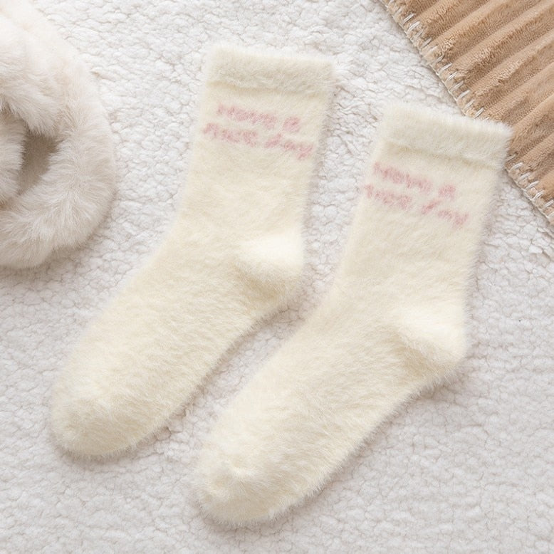 Fuzzy Berry Socks English alphabet