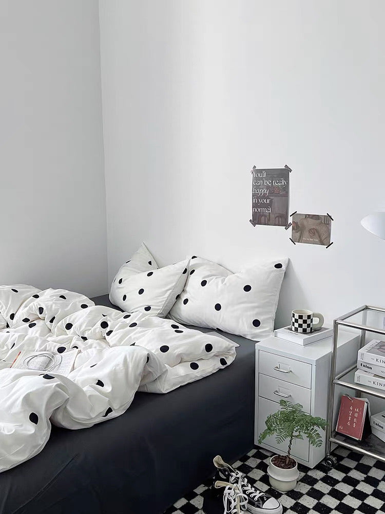White & Black Polka Dot Bedding Set